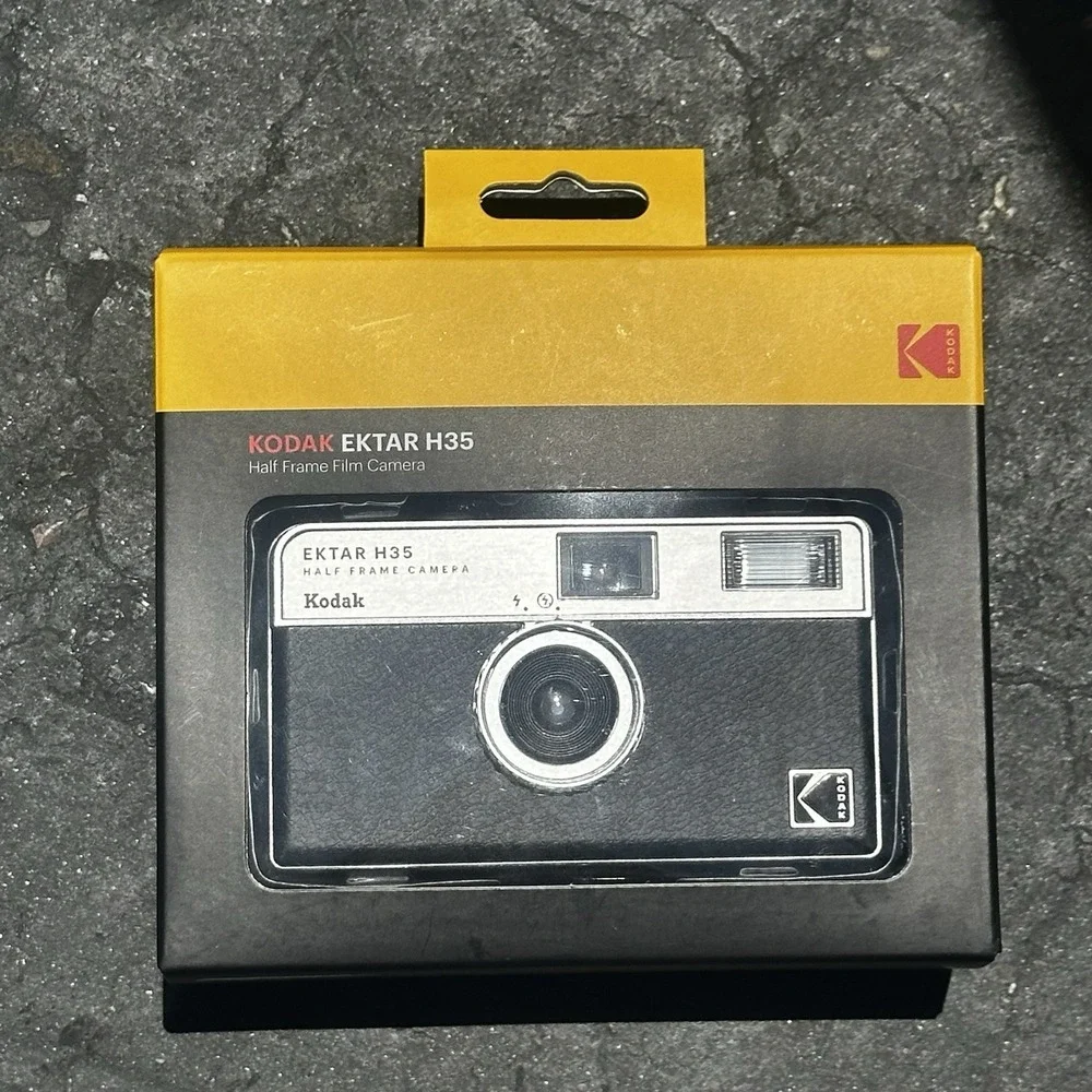 Kodak EKTAR H35 Half Frame Film Camera, Black (RK0109)